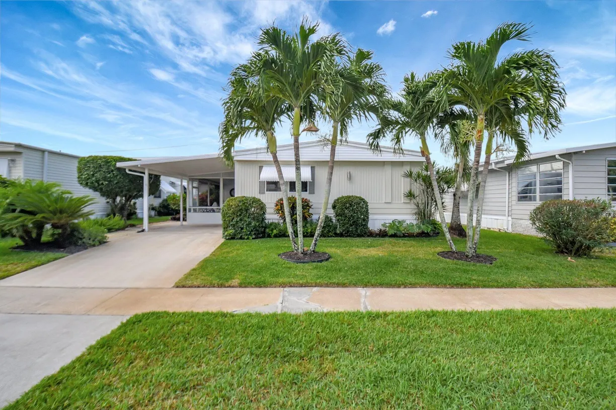 South Florida Real Estate | View 4424 Meadow View Drive | 3 Beds, 2 Baths
