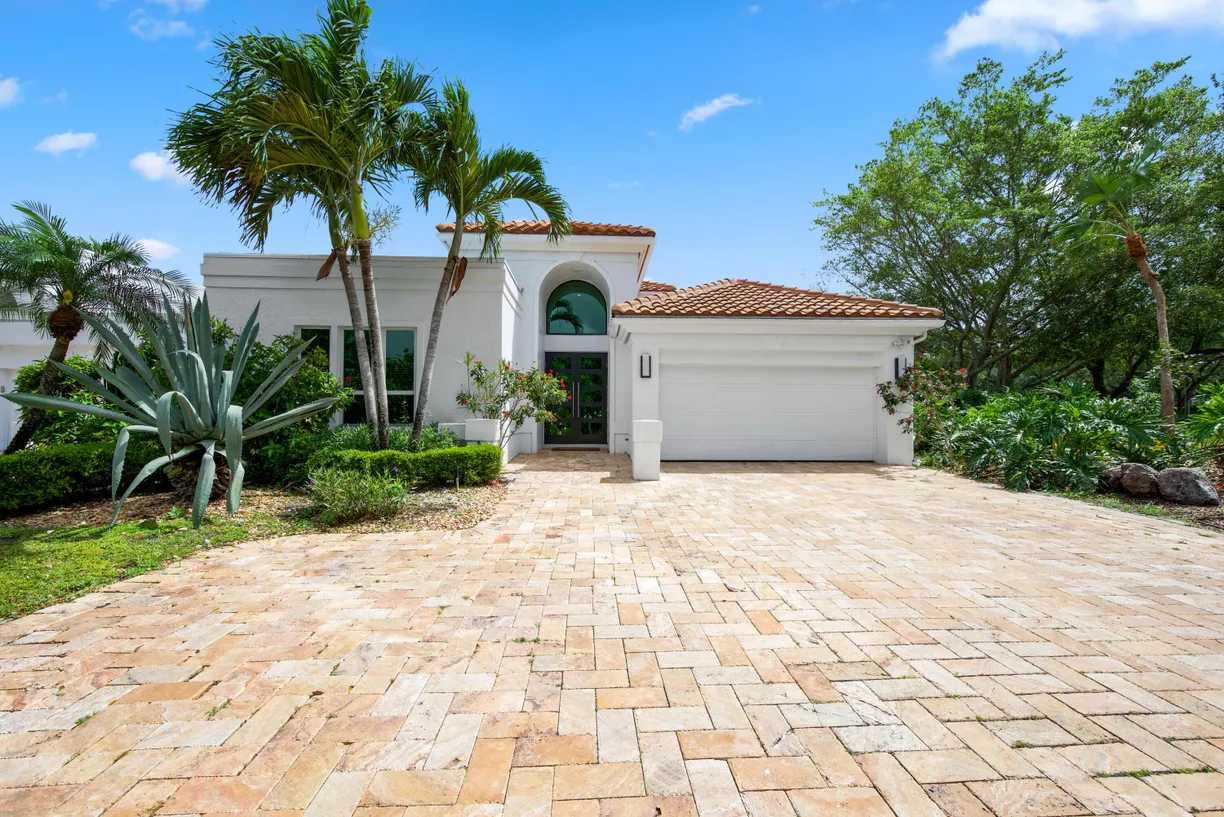 South Florida Real Estate | View 5600 Regency Circle | 3 Beds, 3 Baths