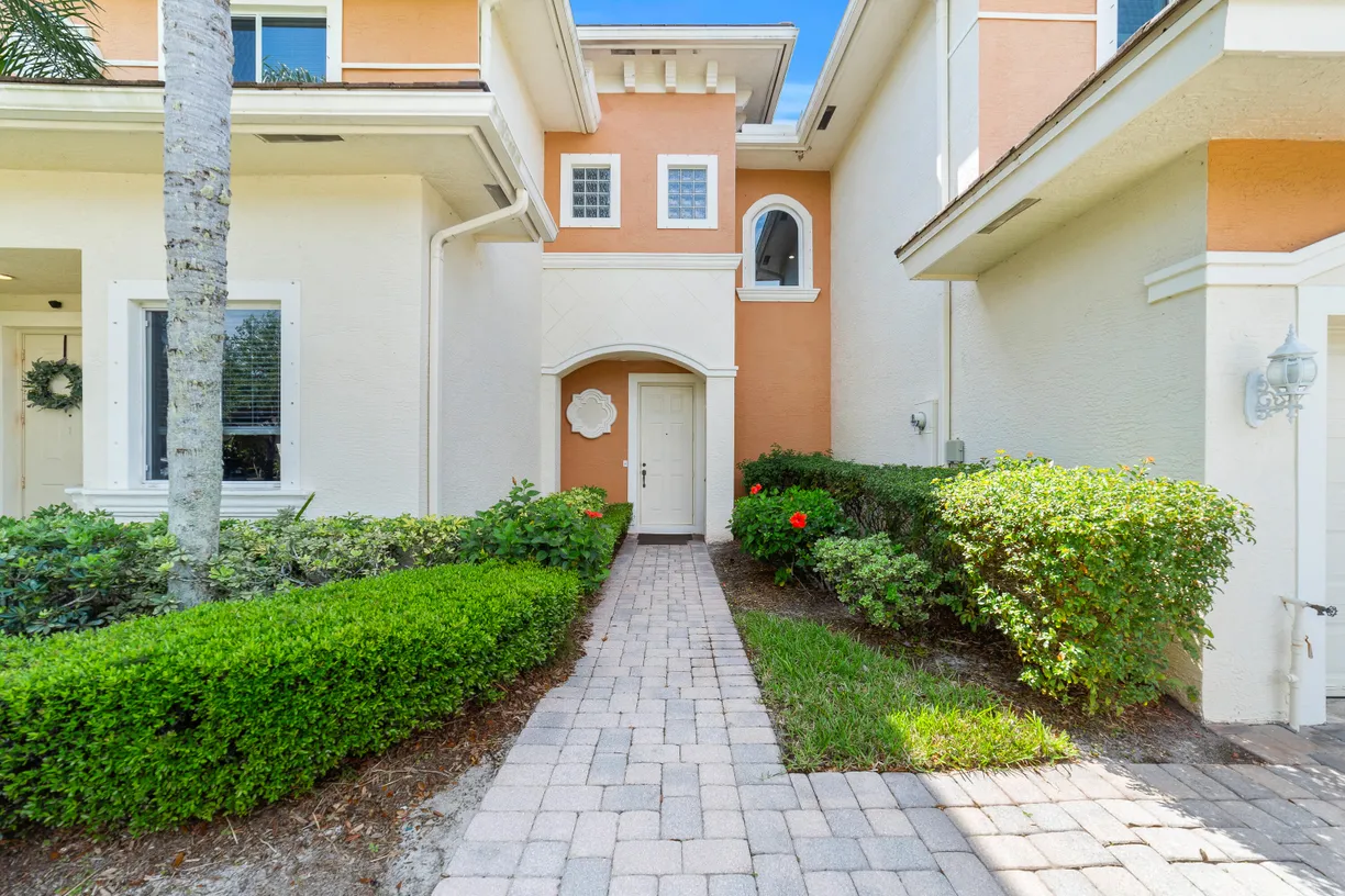 South Florida Real Estate | View 2613 Langrove Lane | Listing