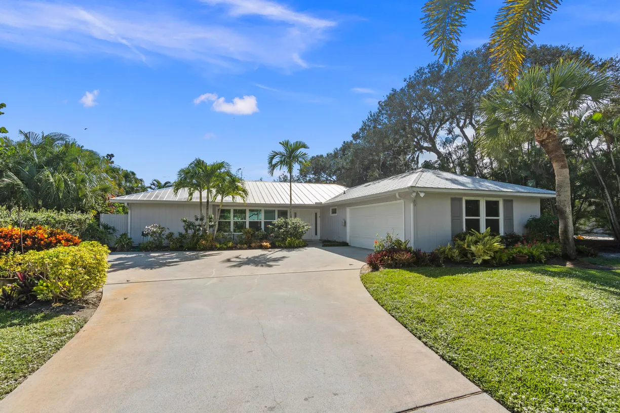 South Florida Real Estate | View 7 Riverview Drive | 3 Beds, 2 Baths