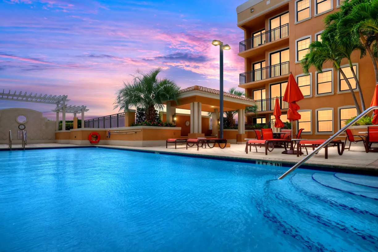 South Florida Real Estate | View 511 Lucerne Avenue, 617 | 2 Beds, 2 Baths