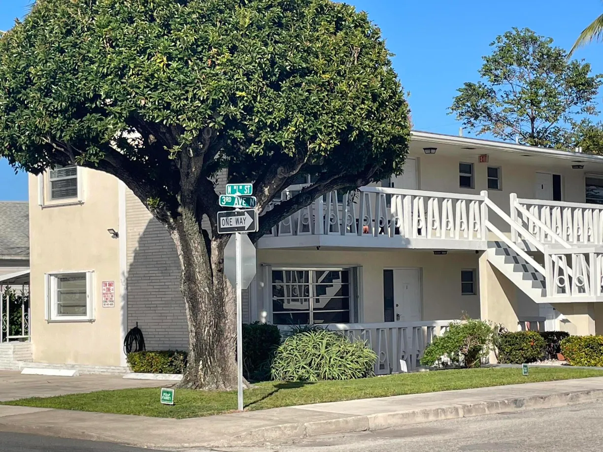 South Florida Real Estate | View 302 N L Street, 1 | Listing