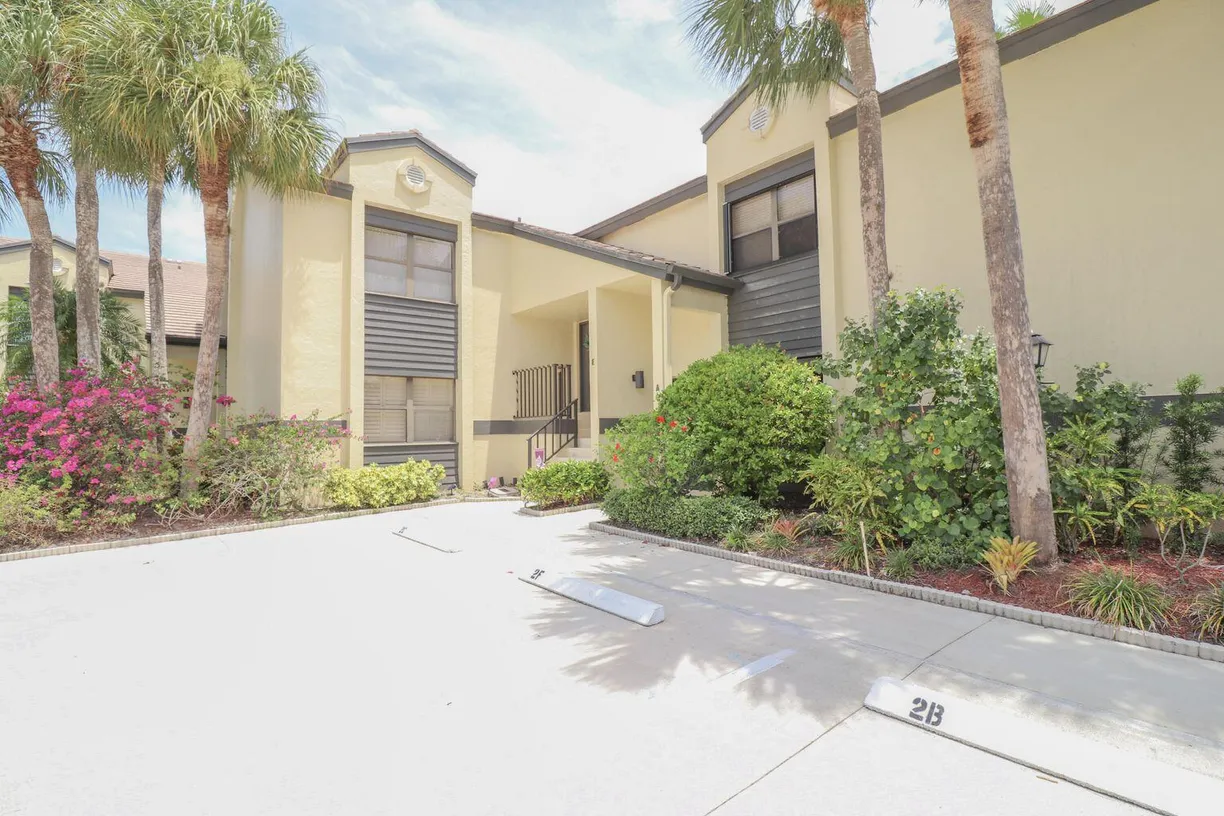 South Florida Real Estate | View 3961 SW Greenwood Way, E | 3 Beds, 2 Baths