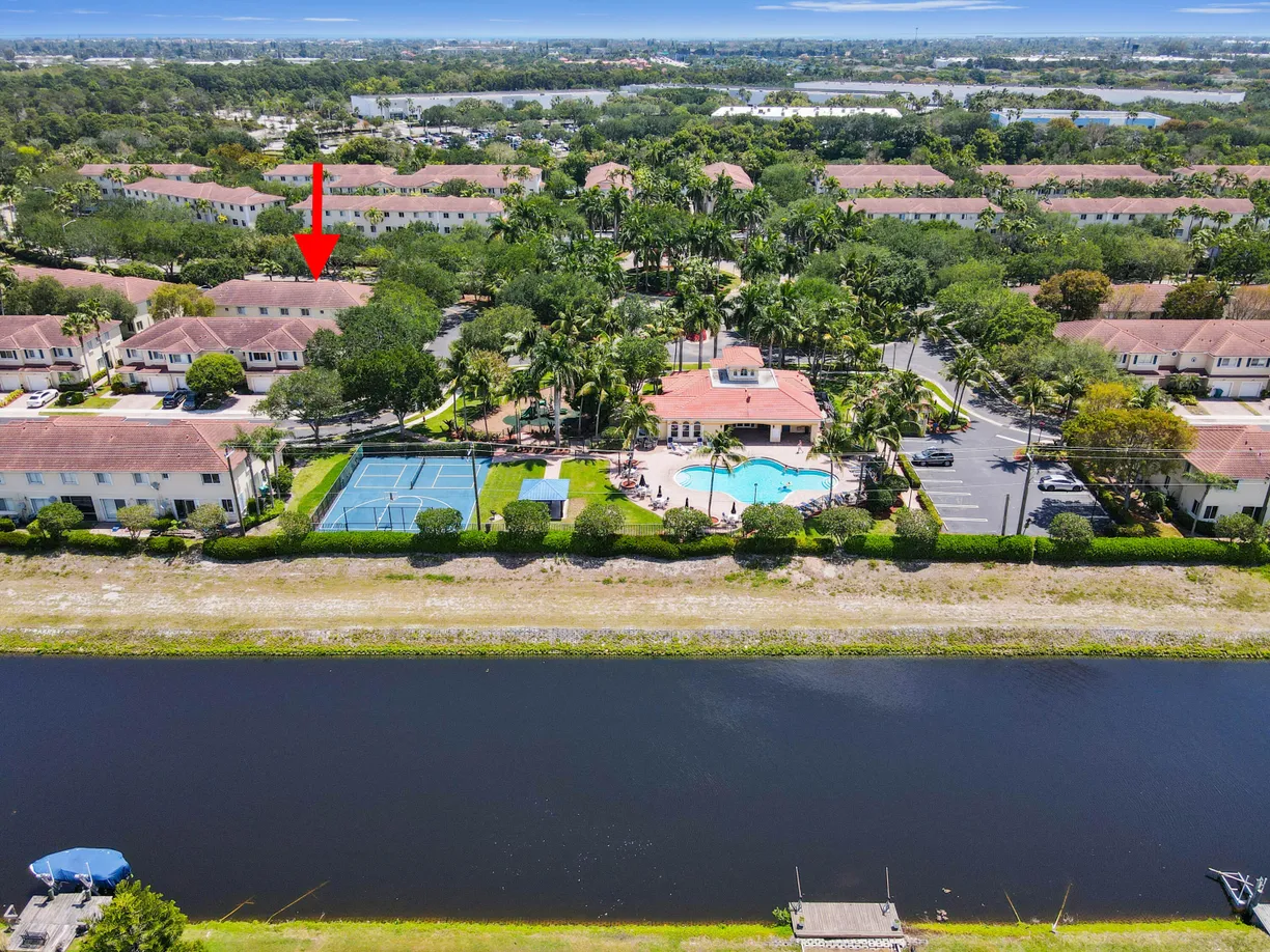 South Florida Real Estate | View 3119 N Evergreen Circle | Listing