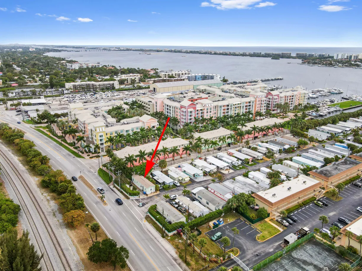 South Florida Real Estate | View 2 E View Street | Listing