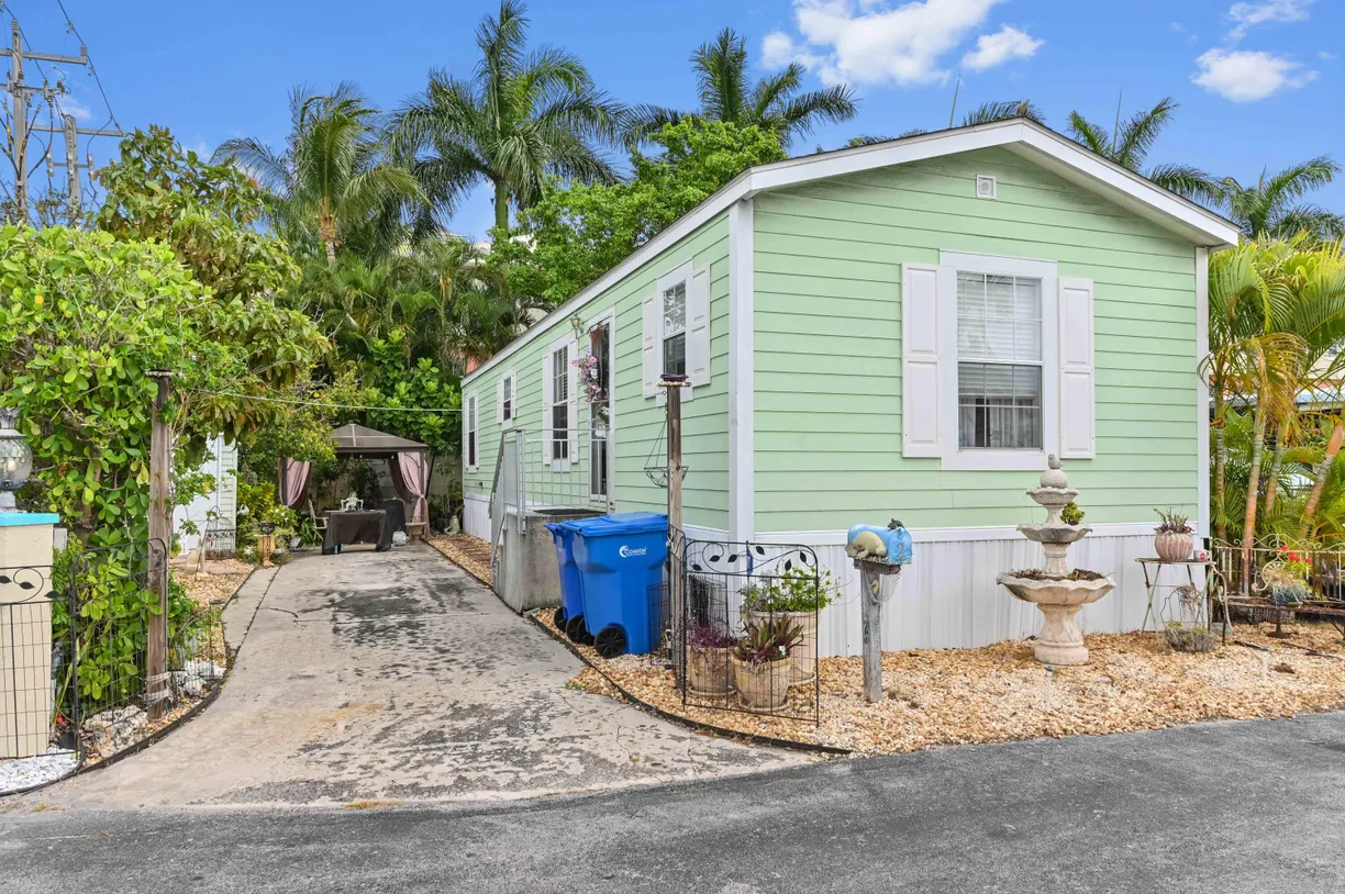 South Florida Real Estate | View 2 E View Street | Listing