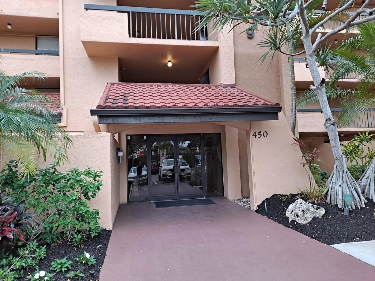 South Florida Real Estate | View 450 Egret Circle, 9204 | Listing