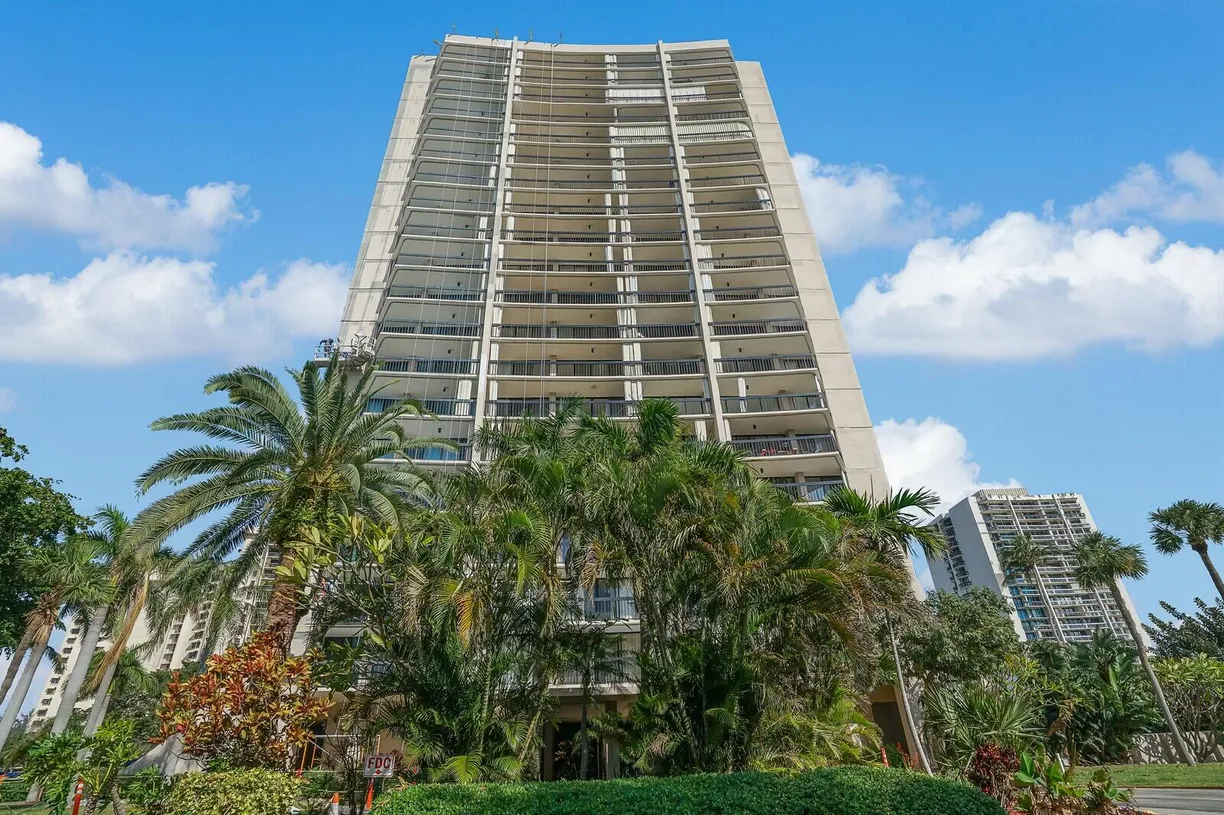 South Florida Real Estate | View 2425 Presidential Way, 601 | 2 Beds, 2 Baths