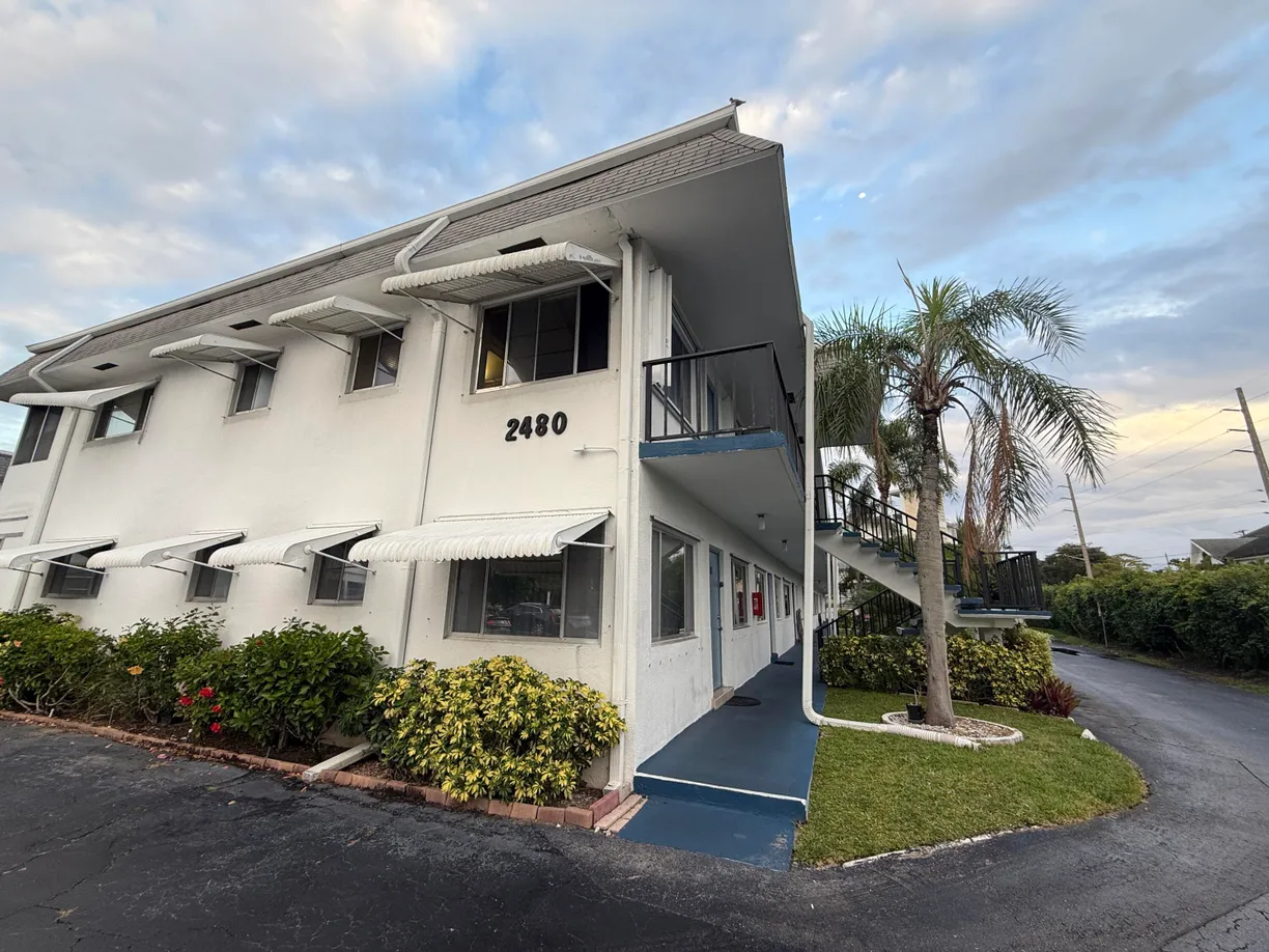 South Florida Real Estate | View 2480 Lake Osborne Drive, 204 | 1 Bed, 1 Bath