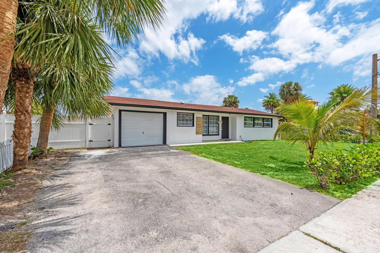 South Florida Real Estate | View 3700 N Australian Avenue | Listing
