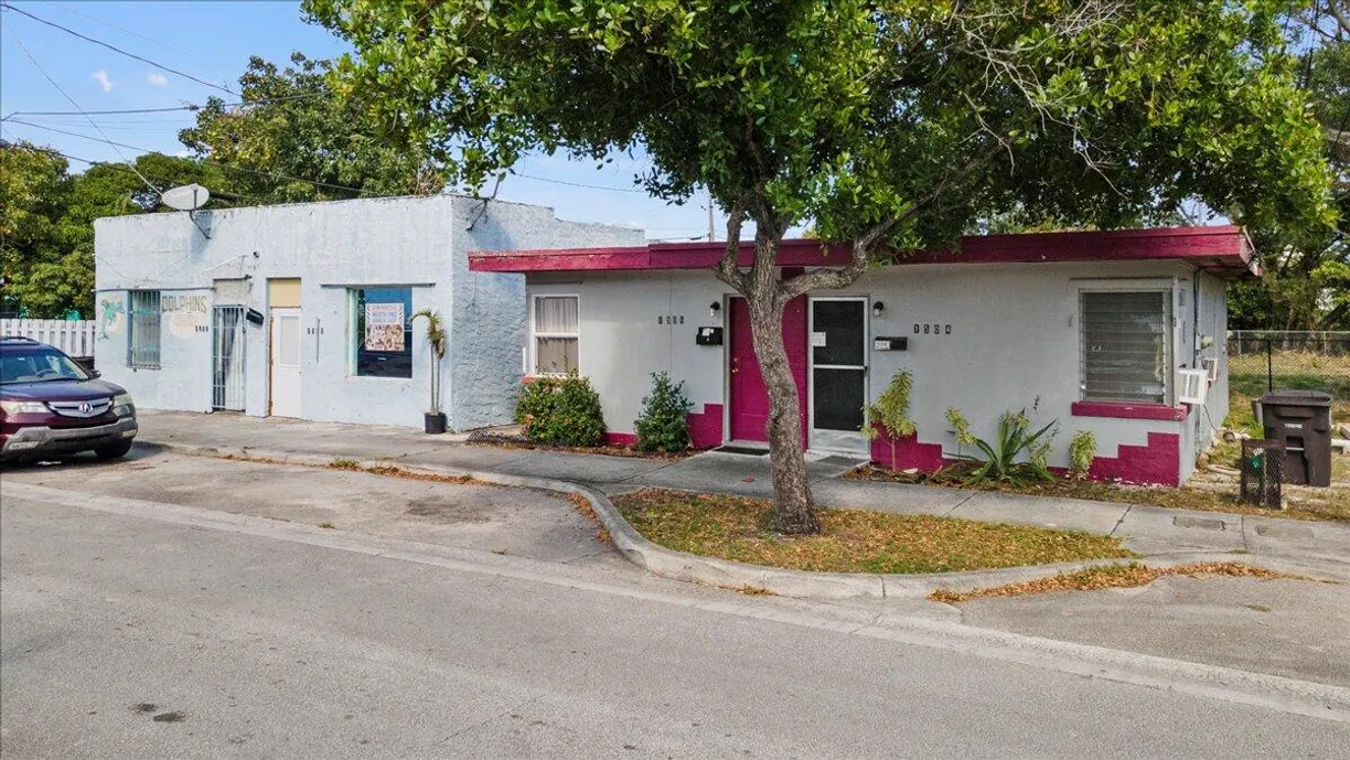 South Florida Real Estate | View 1504 N Sapodilla Avenue | 2 Beds, 2 Baths