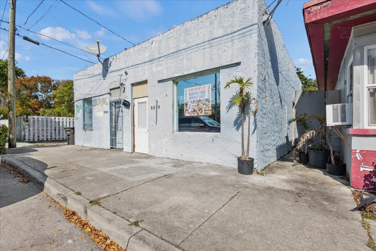 South Florida Real Estate | View 1504 N Sapodilla Avenue | Listing