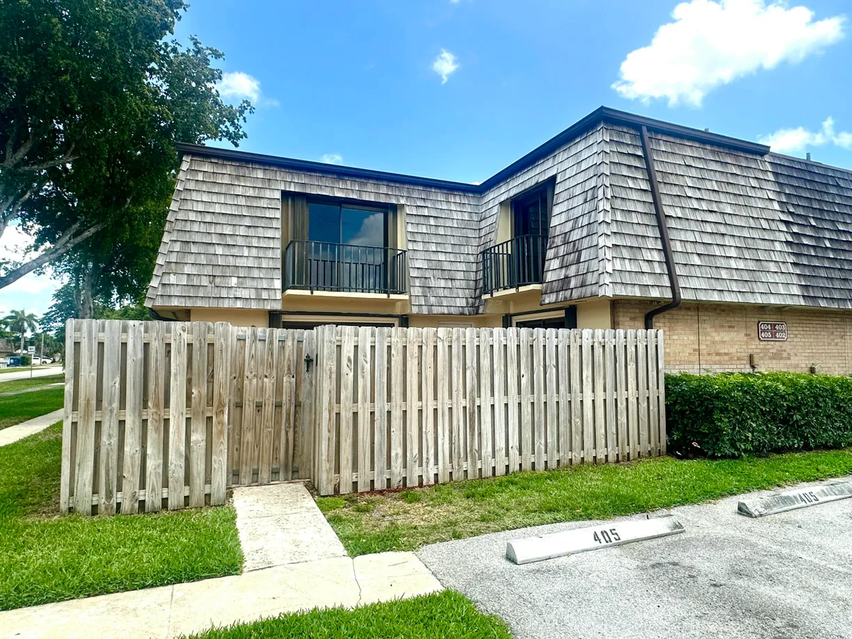 South Florida Real Estate | View 405 Arabian Road | Listing