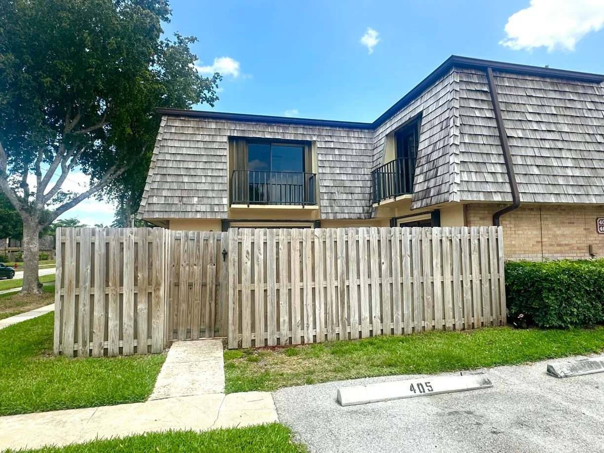 South Florida Real Estate | View 405 Arabian Road | Listing
