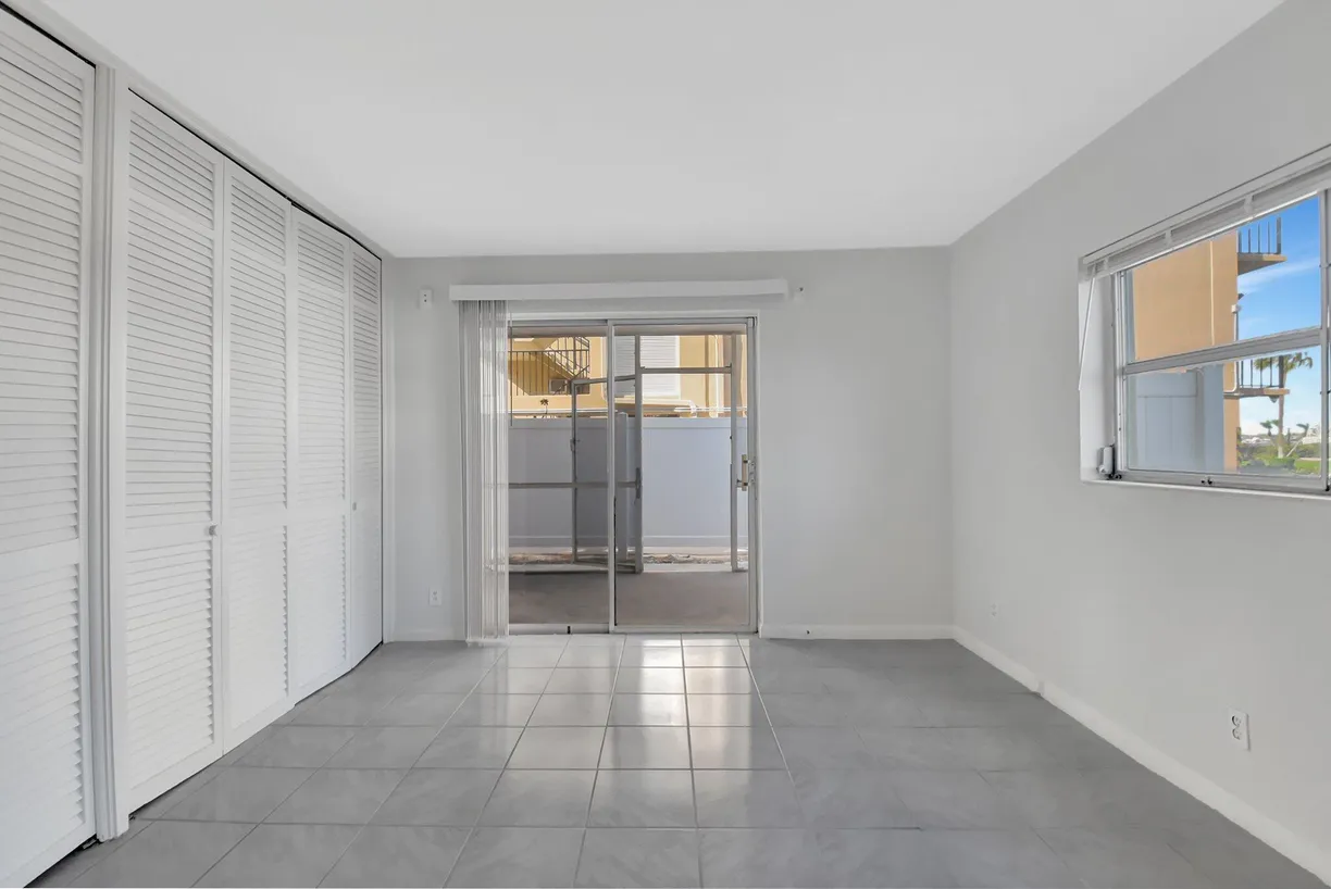 South Florida Real Estate | View 3915 S Flagler Drive, 101 | 1 Bed, 1 Bath