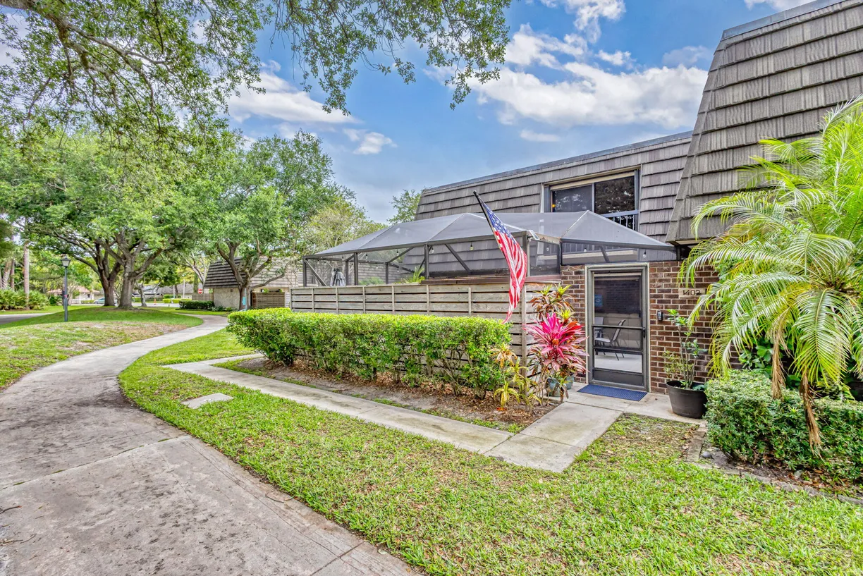South Florida Real Estate | View 1402 14th Ter Terrace | 2 Beds, 2 Baths