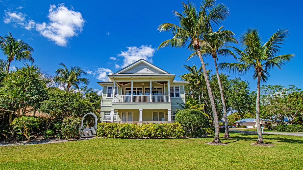 South Florida Real Estate | View 5592 SE Reef Way | 3 Beds, 2 Baths