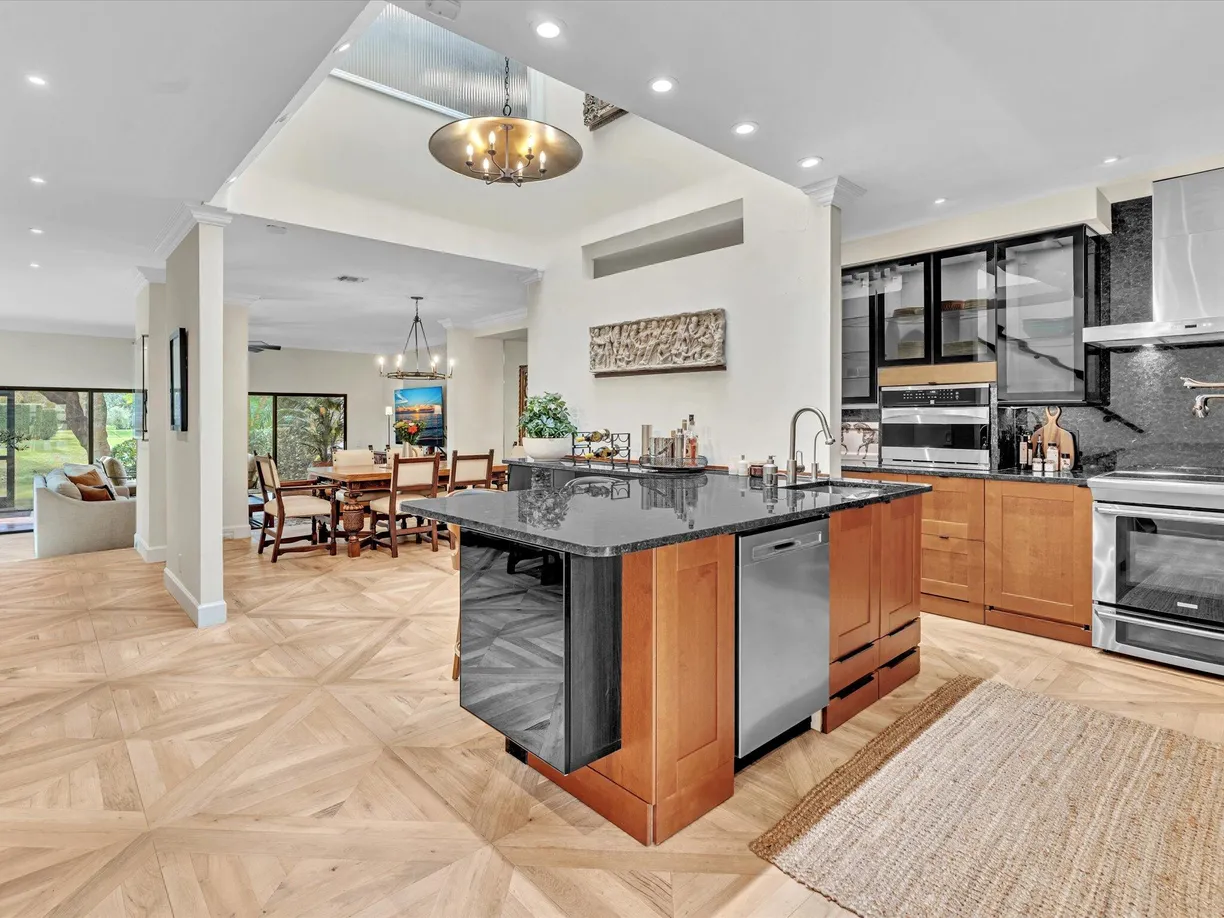 South Florida Real Estate | View 1970 Canterbury Circle, 1970 | Listing