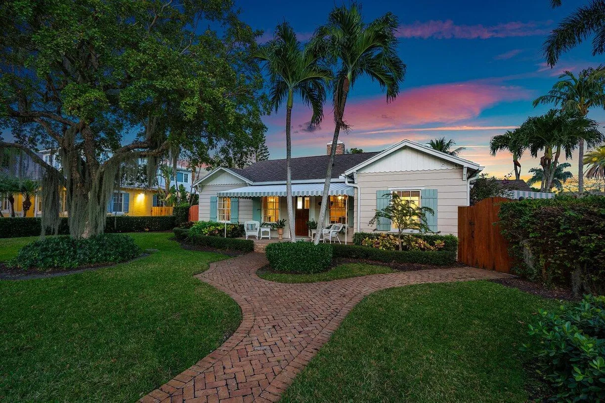 South Florida Real Estate | View 521 N Swinton Avenue | Listing