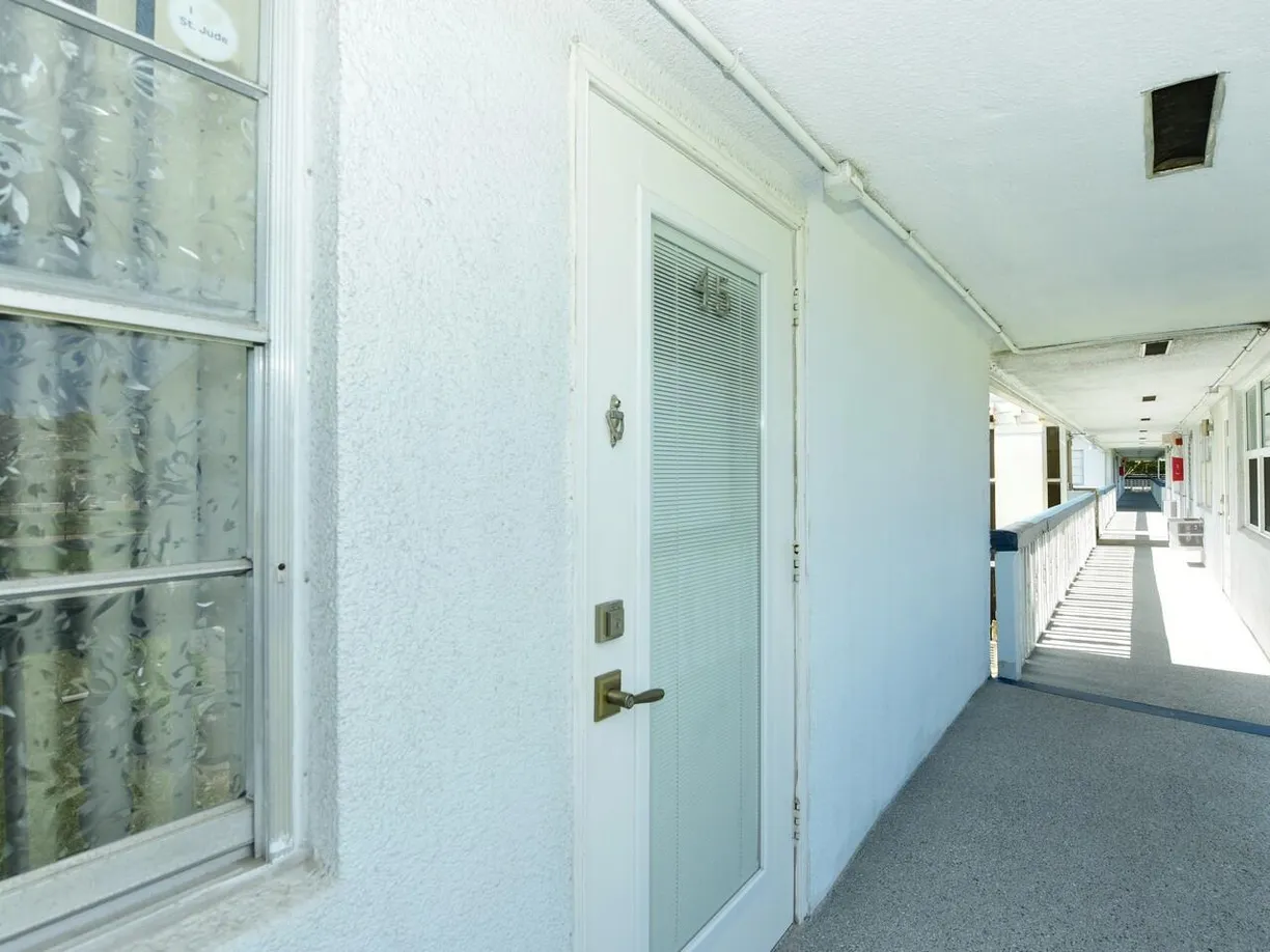 South Florida Real Estate | View 45 Farnham B | 2 Beds, 2 Baths