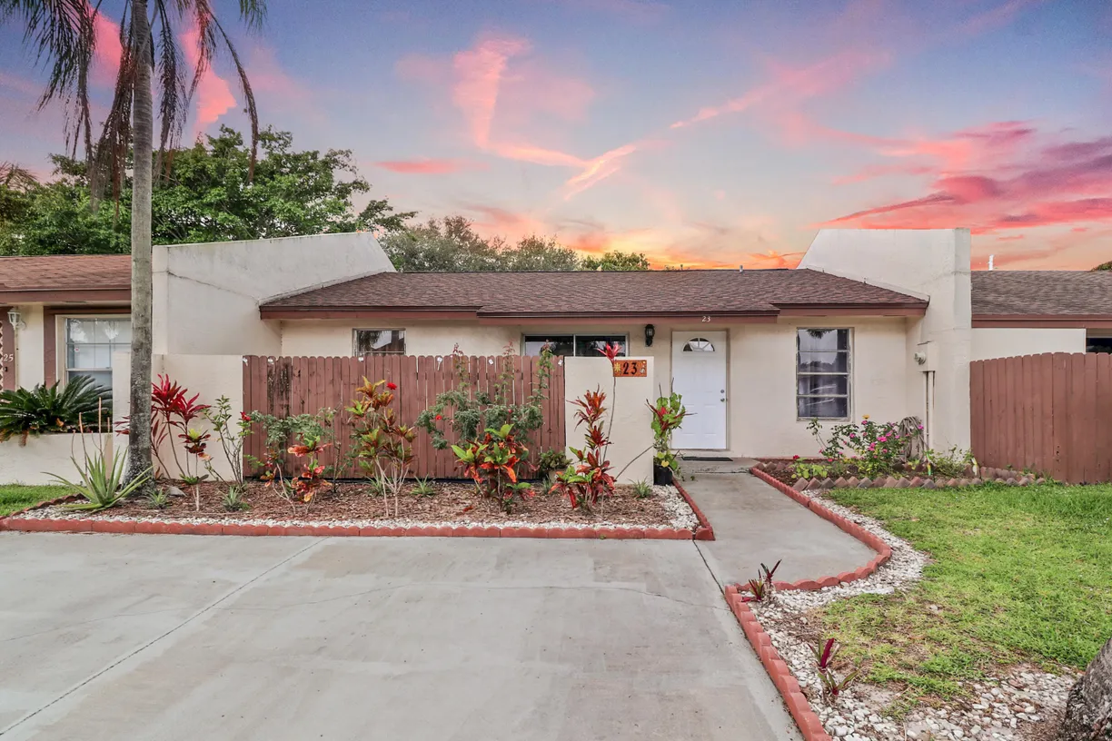 South Florida Real Estate | View 23 Chelsea Lane | 3 Beds, 2 Baths