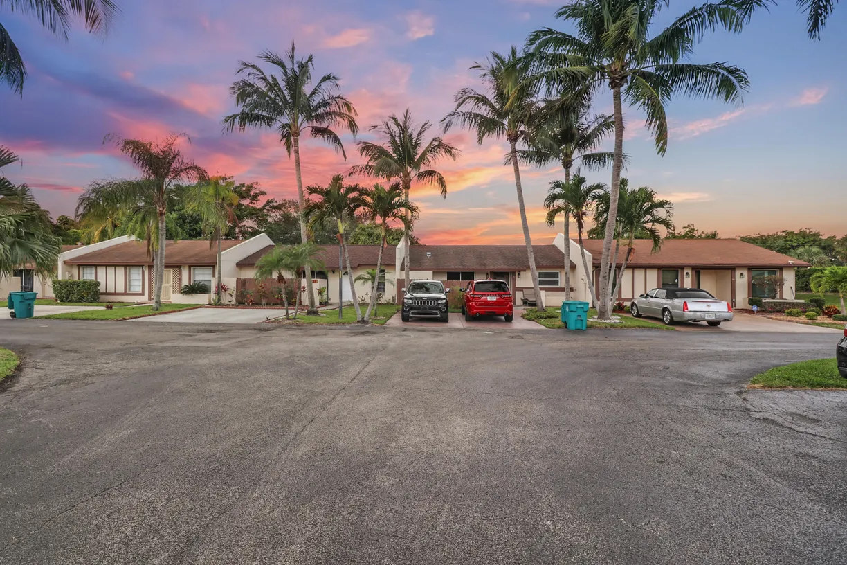 South Florida Real Estate | View 23 Chelsea Lane | Listing