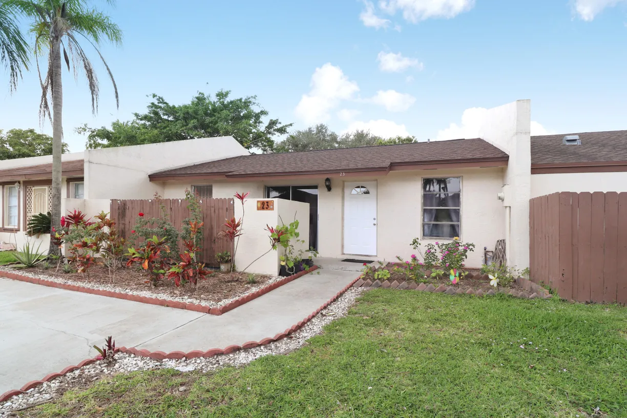 South Florida Real Estate | View 23 Chelsea Lane | Listing