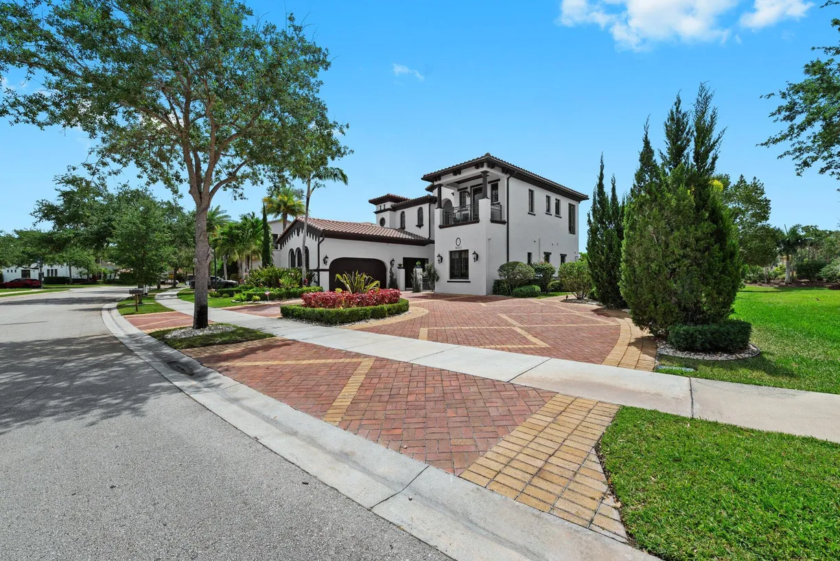 South Florida Real Estate | View 9650 Eden Manor | 5 Beds, 5 Baths
