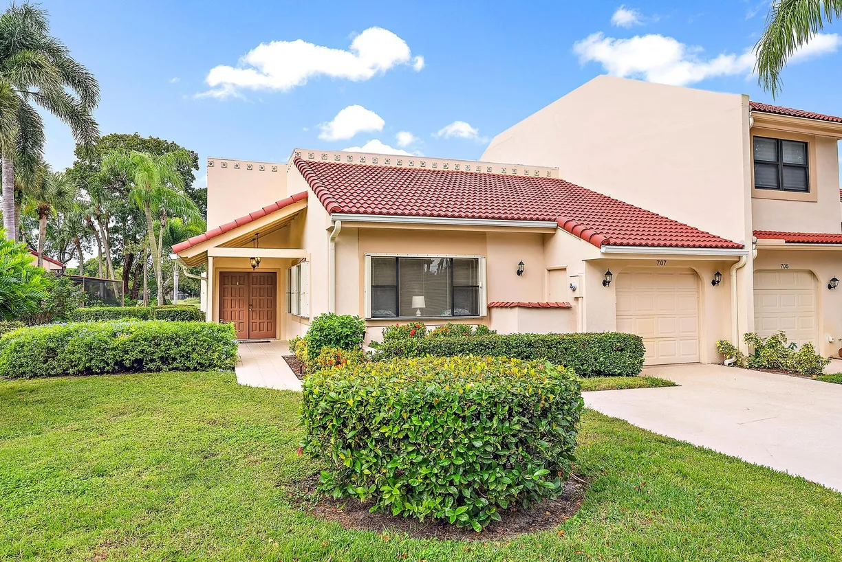 South Florida Real Estate | View 707 Windermere Way | 3 Beds, 2 Baths