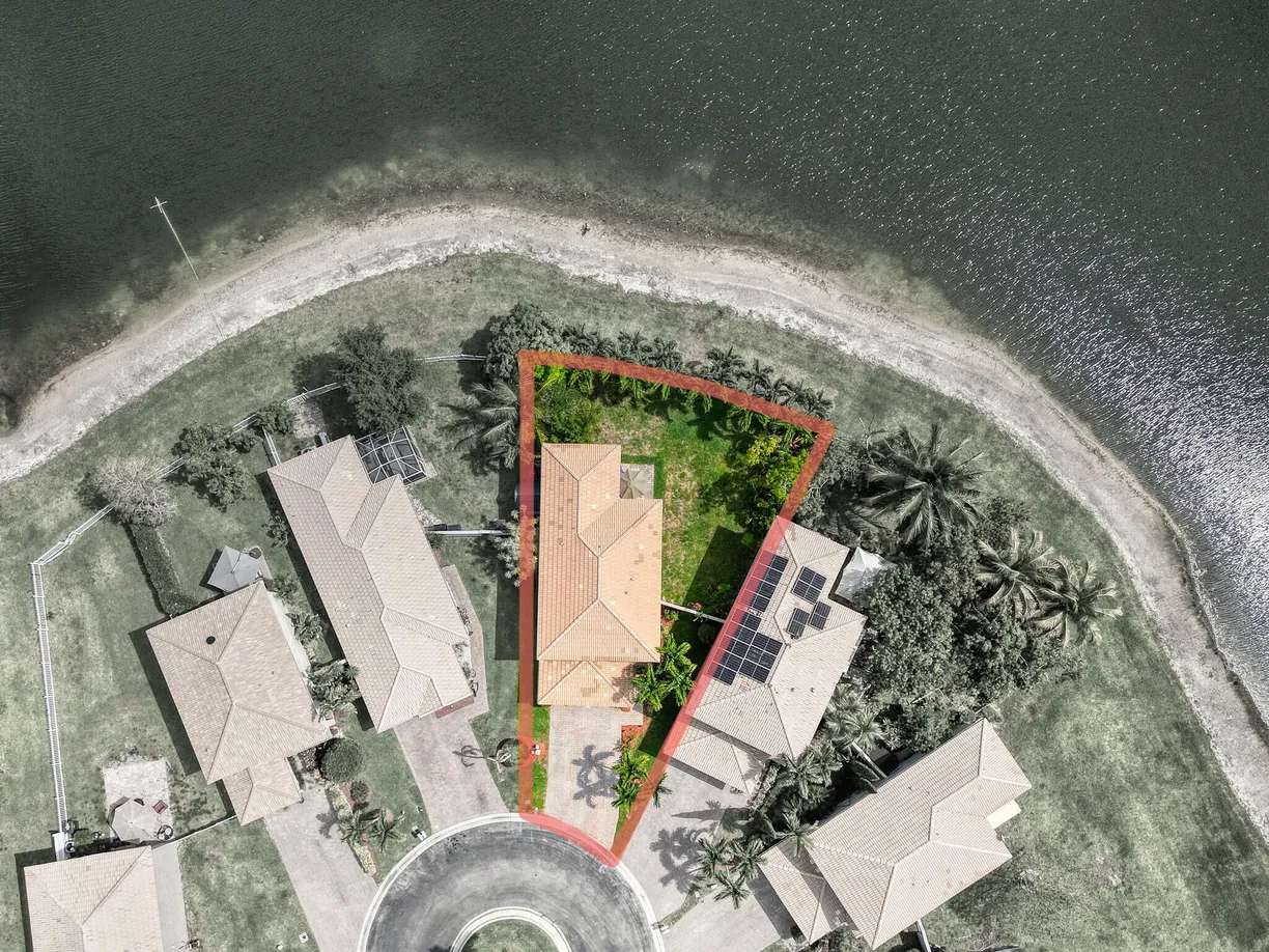 South Florida Real Estate | View 3276 Commodore Court | 3 Beds, 2 Baths