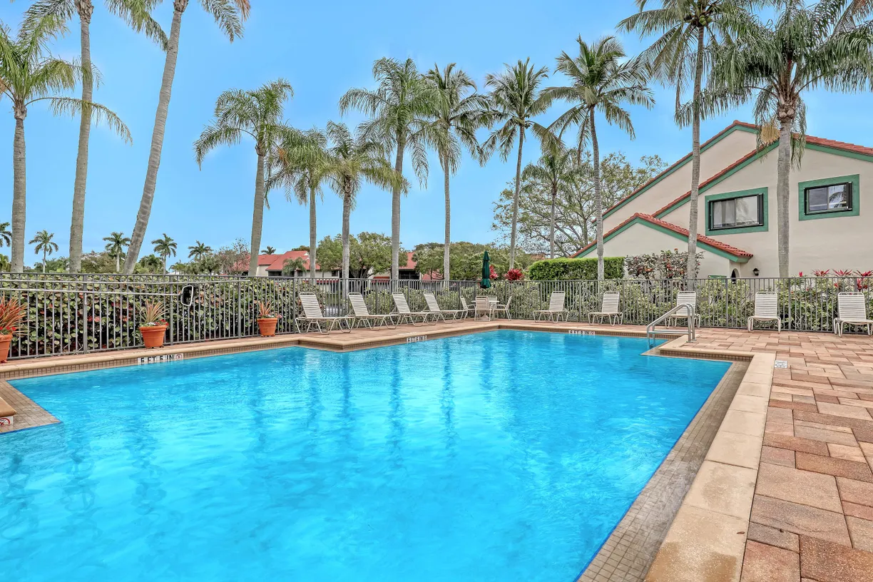 South Florida Real Estate | View 20 Lexington Lane, B | Listing