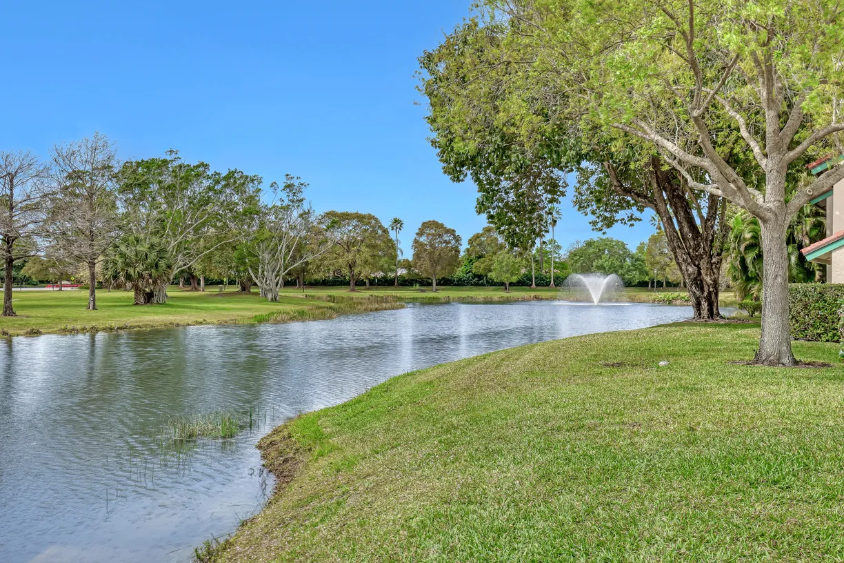 South Florida Real Estate | View 20 Lexington Lane, B | Listing