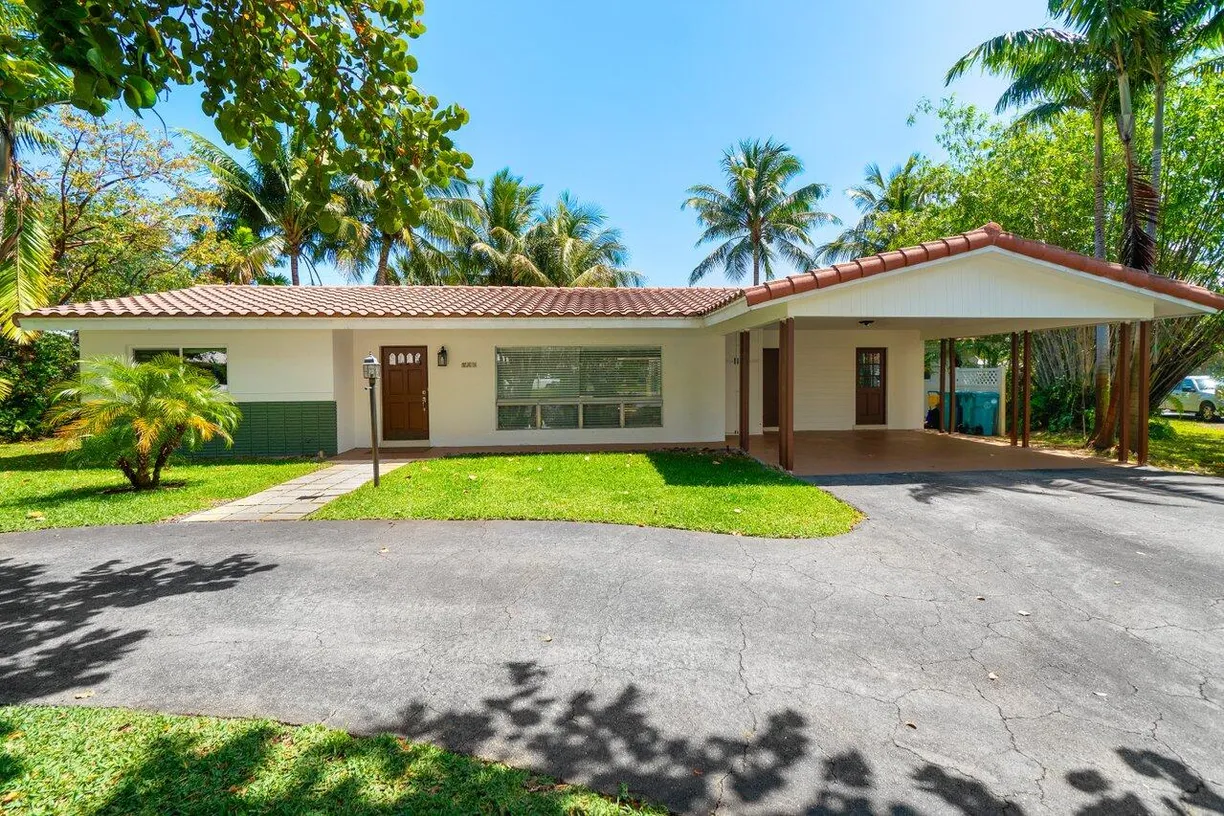 South Florida Real Estate | View 714 Hillcrest Road | 3 Beds, 2 Baths