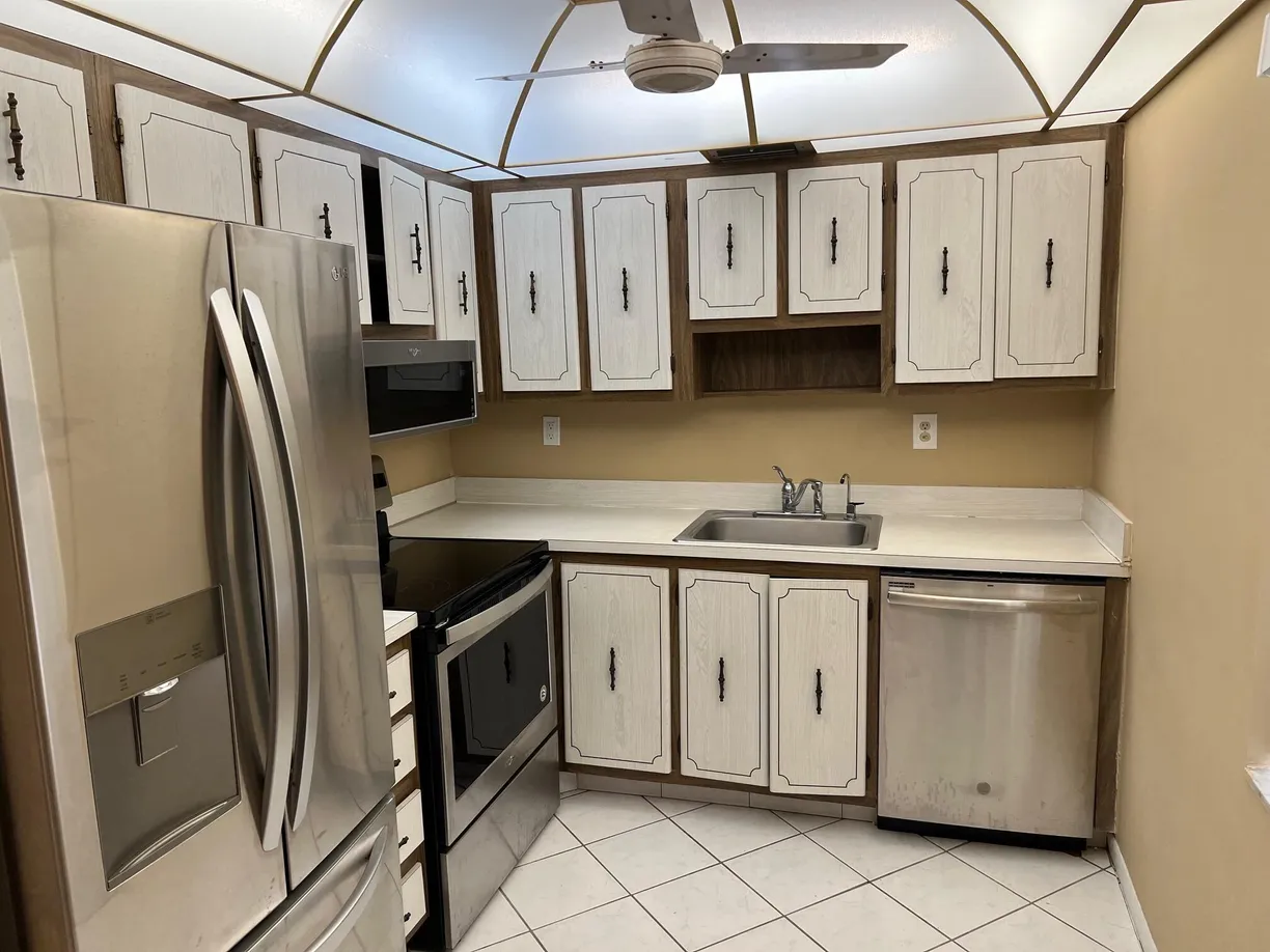 South Florida Real Estate | View 295 Capri G | Listing