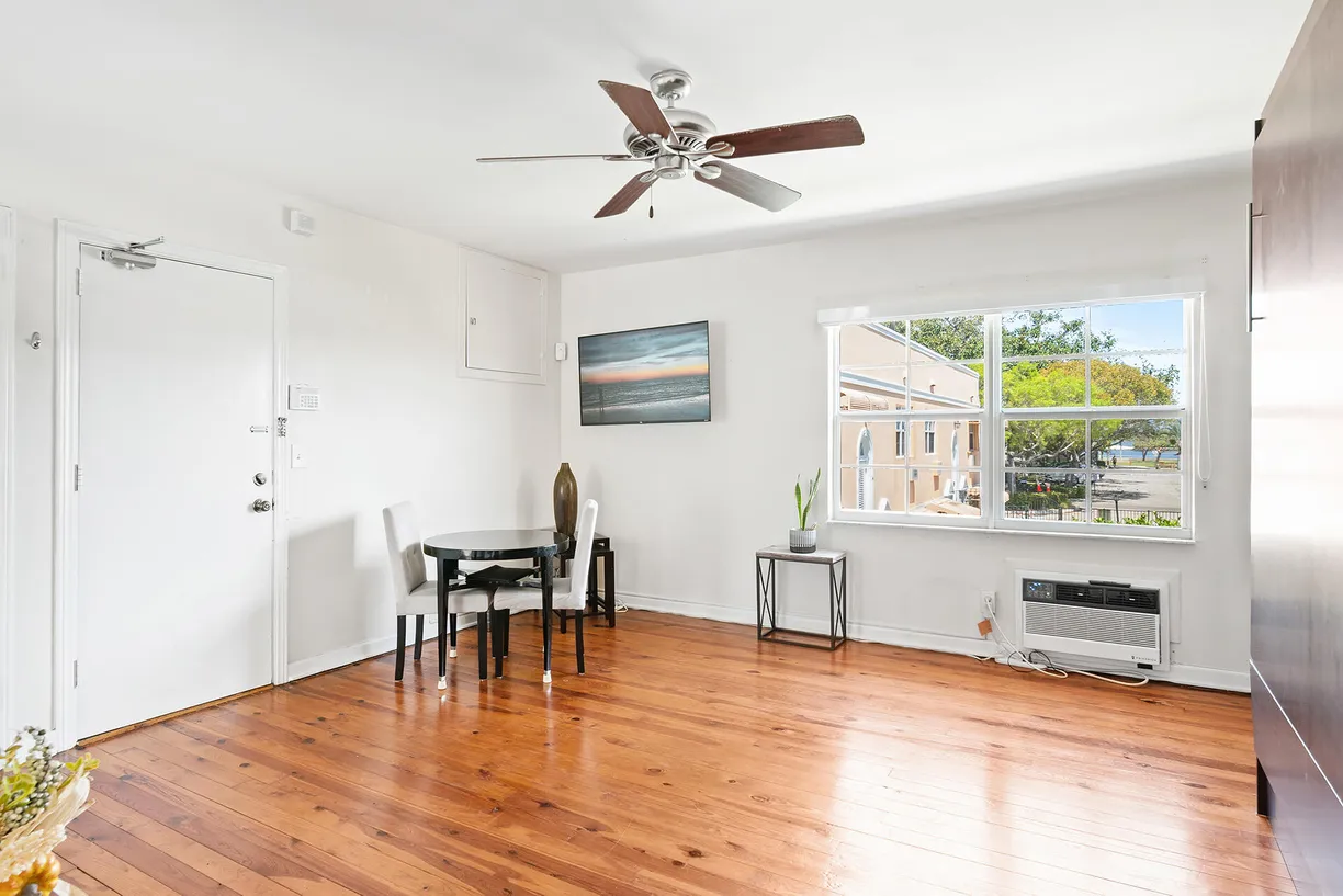 South Florida Real Estate | View 31 S Golfview Road, #11 | Listing
