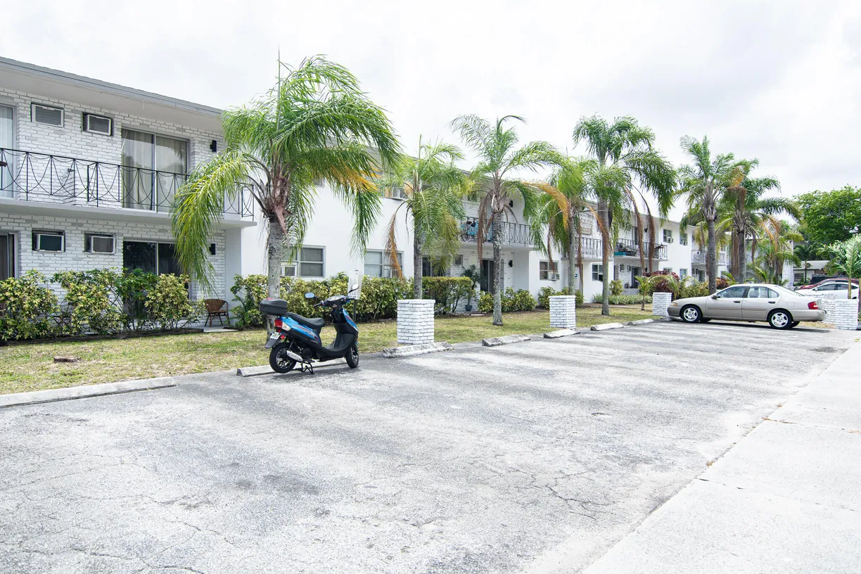 South Florida Real Estate | View 6150 SW 37th Street, 1-20 | 2 Beds, 1 Bath
