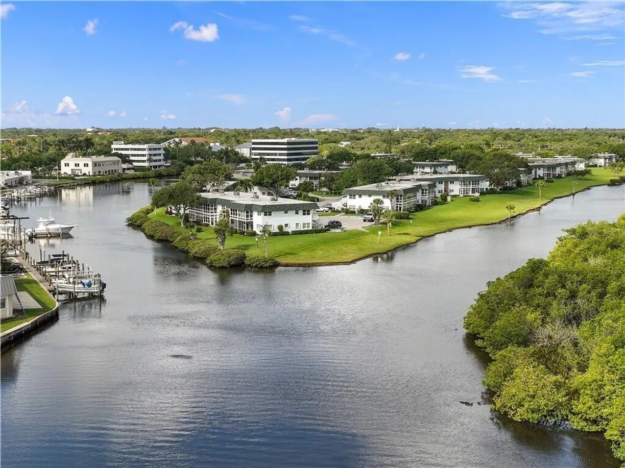 South Florida Real Estate | View 2800 Indian River Boulevard, F8 | Listing