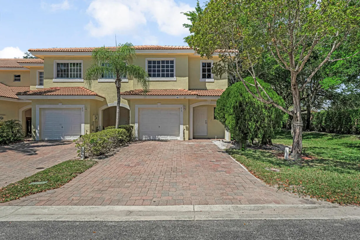 South Florida Real Estate | View 813 Imperial Lake Road | 3 Beds, 2 Baths