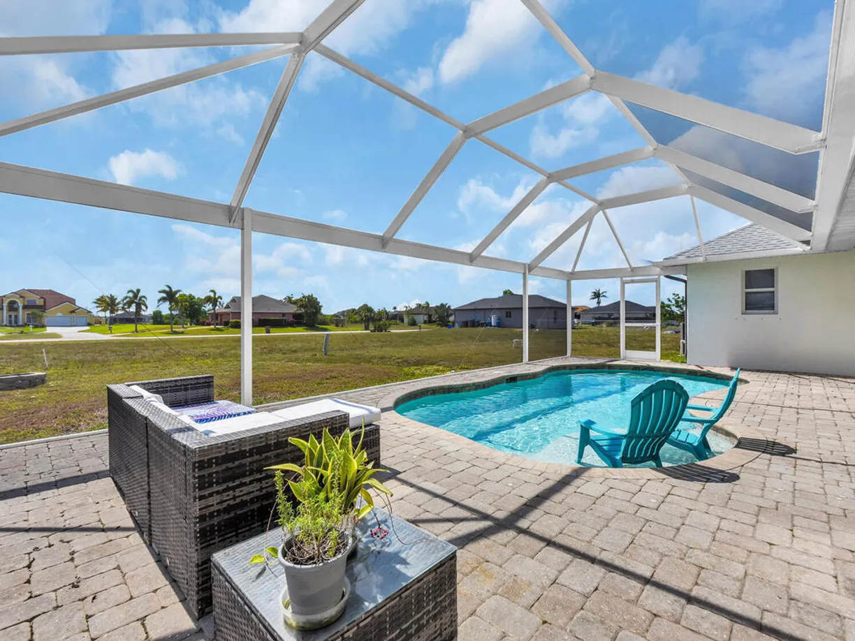 South Florida Real Estate | View 821 NW 20th Avenue | Listing