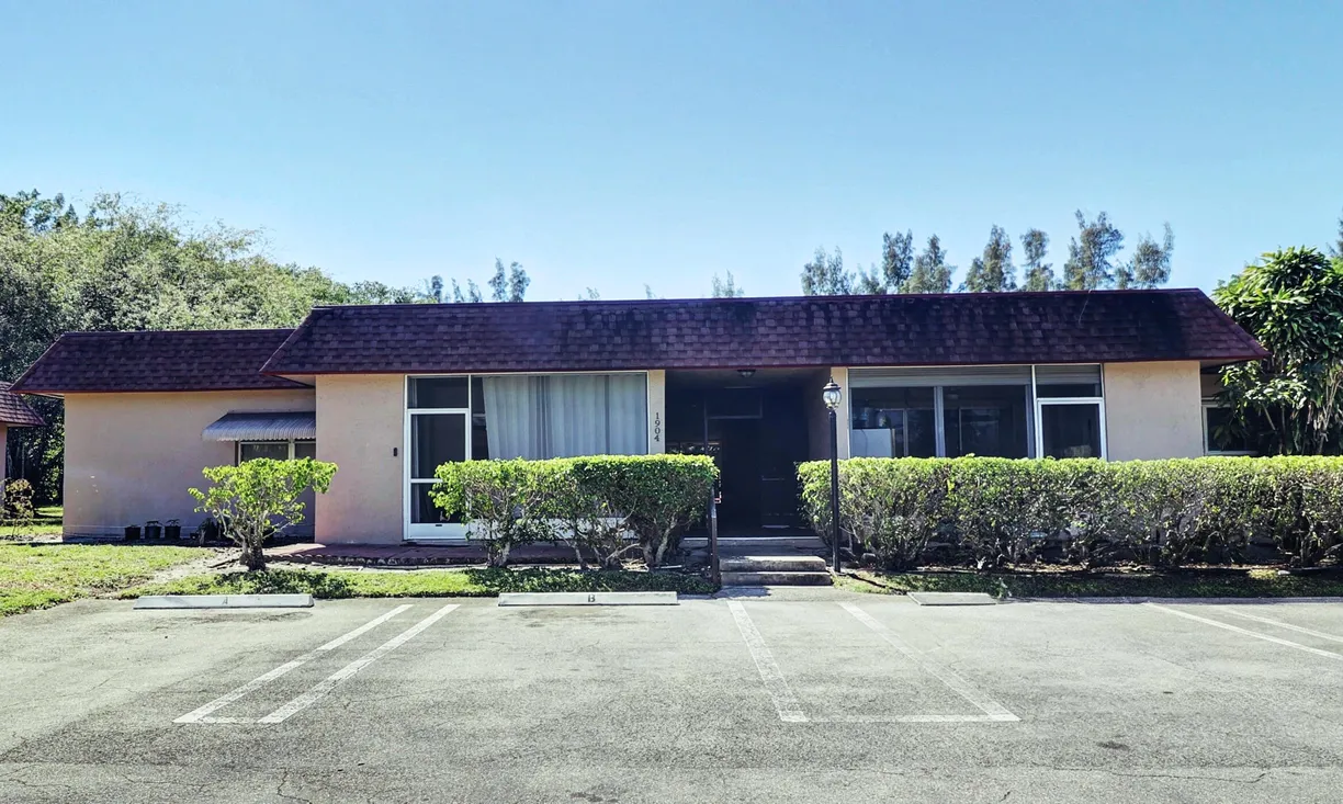 South Florida Real Estate | View 1904 Palmland Drive, 3 | Listing