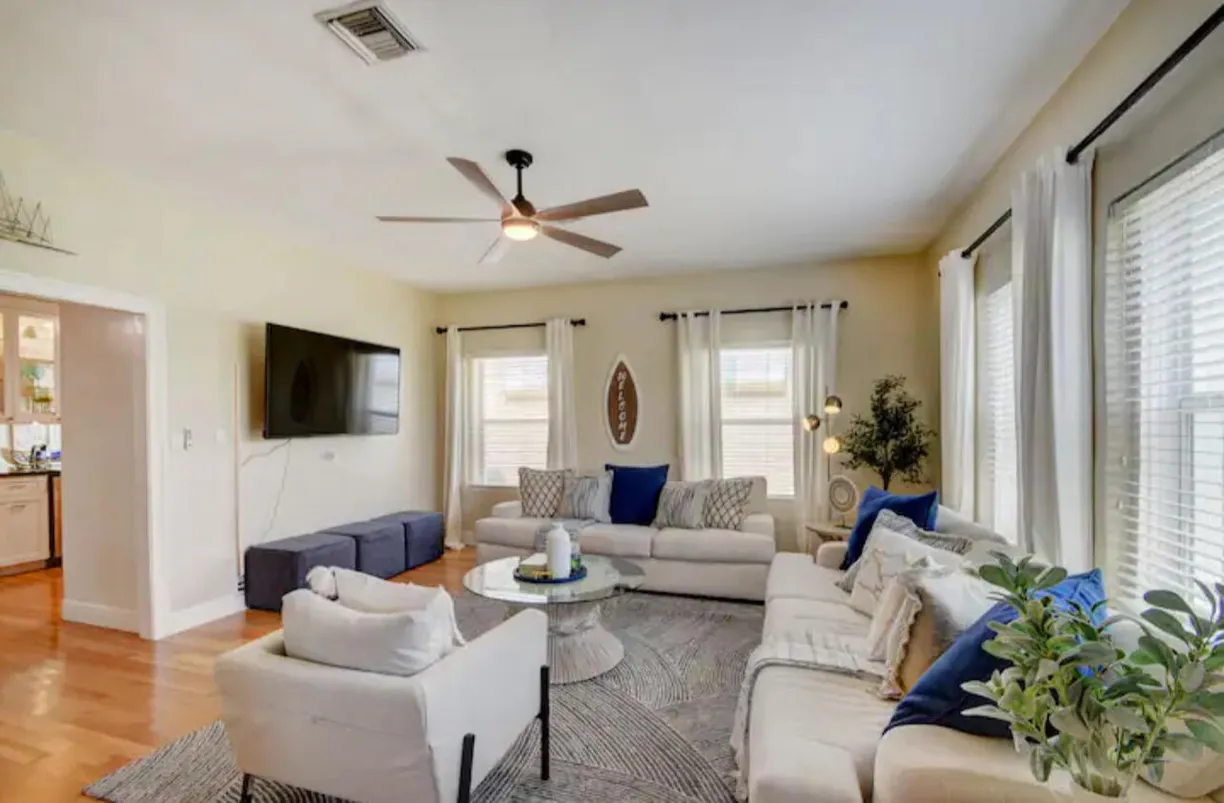 South Florida Real Estate | View 901 N B Street | Listing