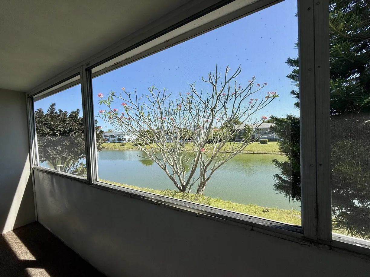 South Florida Real Estate | View 92 Northampton | 1 Bed, 1 Bath