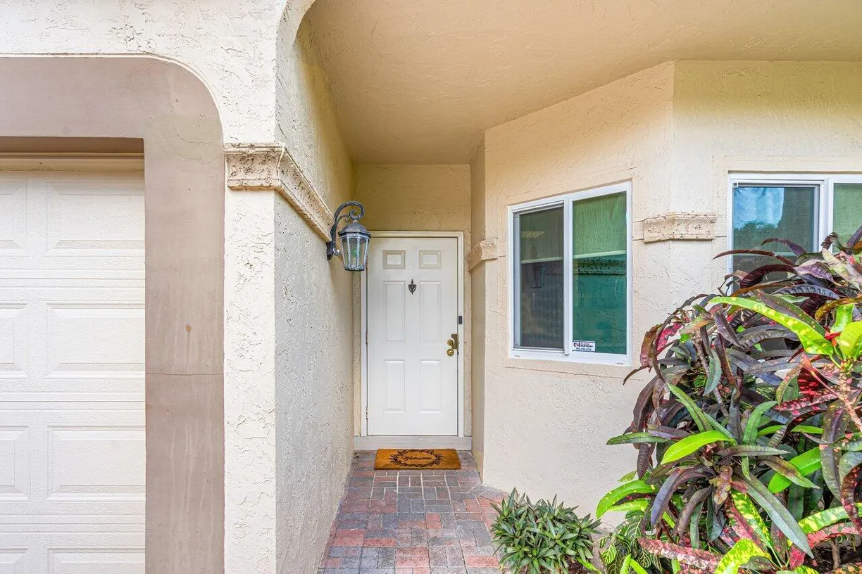 South Florida Real Estate | View 6785 Via Regina | Listing