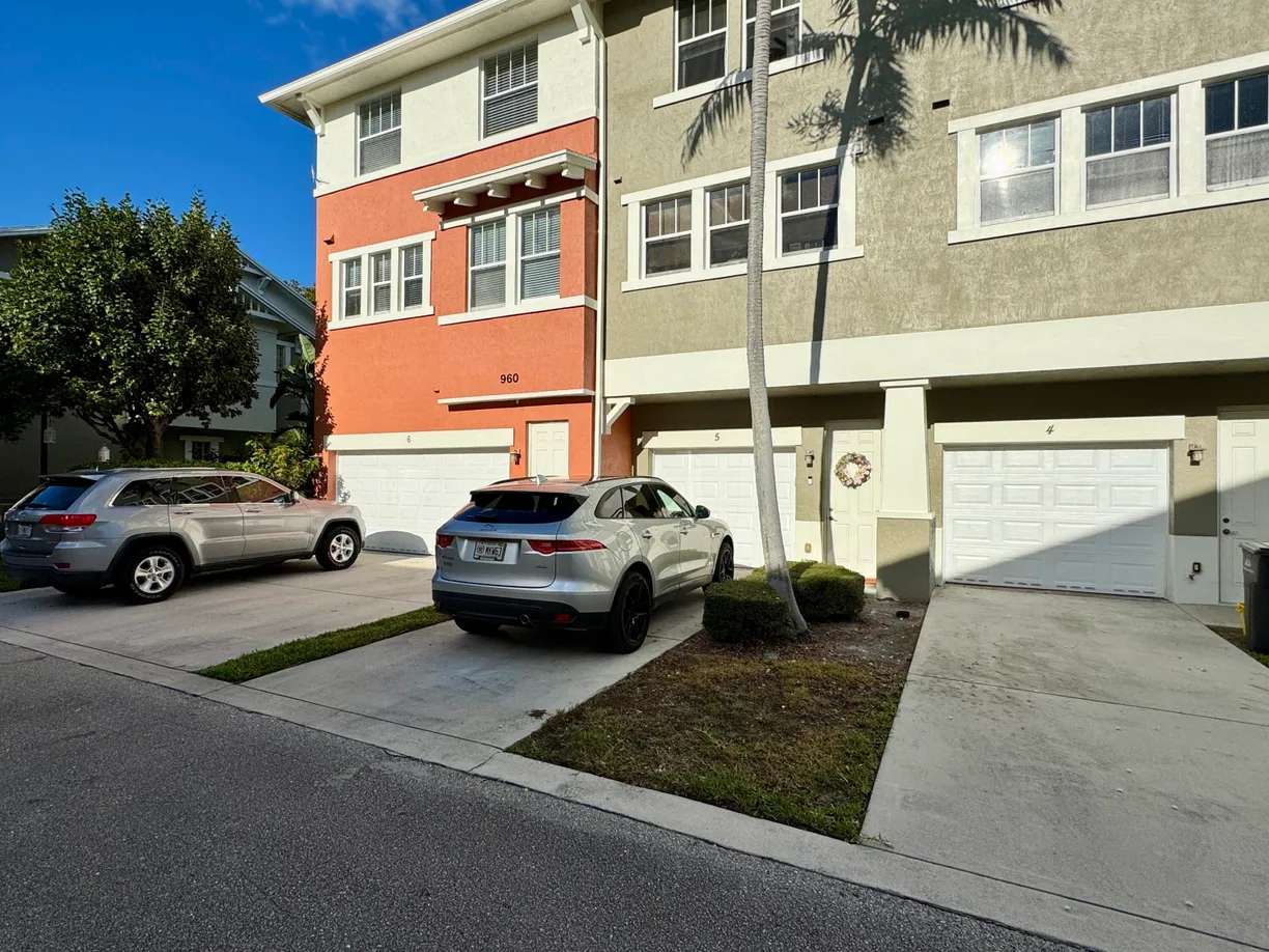 South Florida Real Estate | View 960 Millbrae Court, 5 | 2 Beds, 2 Baths