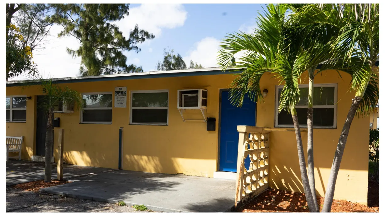 South Florida Real Estate | View 5405 Pinewood Street, B | 1 Bed, 1 Bath