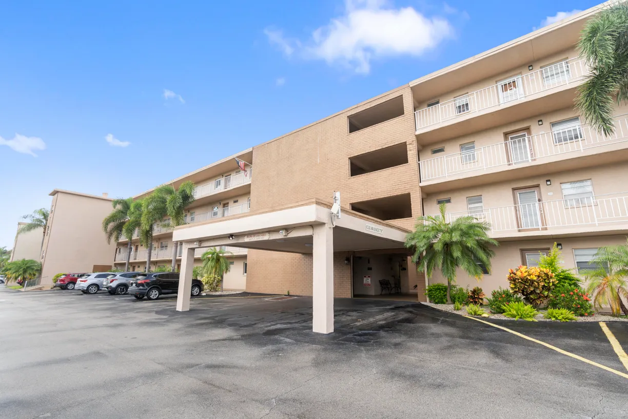 South Florida Real Estate | View 300 NE 26th Avenue, 1140 | 2 Beds, 2 Baths