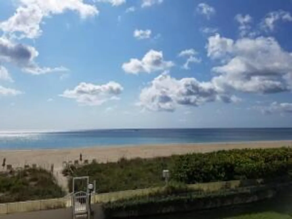 South Florida Real Estate | View 2565 S Ocean Boulevard, 2220 | 1 Bed, 1 Bath