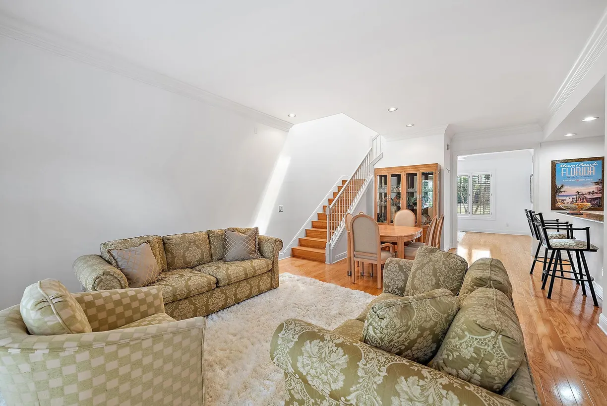 South Florida Real Estate | View 11627 SE Florida Avenue | Listing