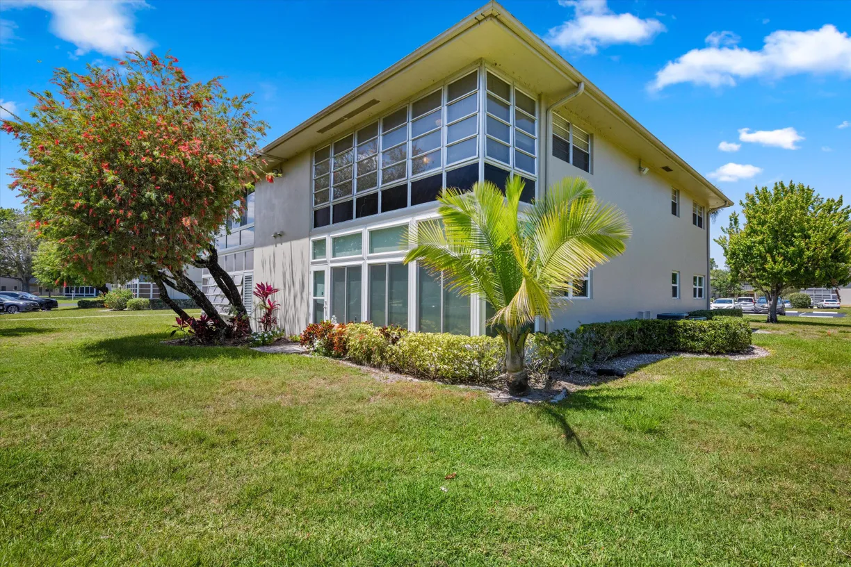 South Florida Real Estate | View 22 Lake Vista Trail, 207 | Listing