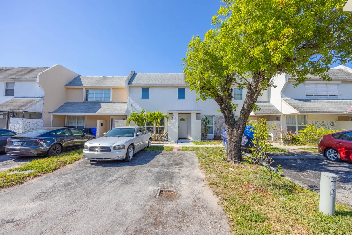 South Florida Real Estate | View 1211 Seaview Drive | Listing